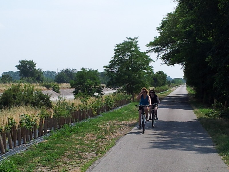 Il Parco è attraversato da molti percorsi ciclopedonali