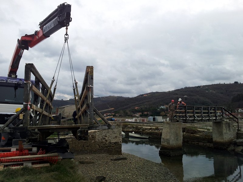 Restoration of the bridge and embankments in the Nature Park Strunjan