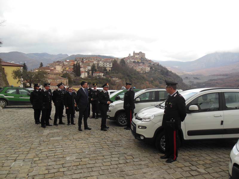 Il generale Antonio Ricciardi in visita alla sede del Parco Appennino Lucano. Consegnate 6 auto al CTCA