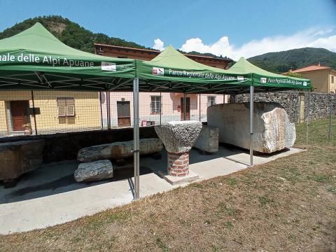 Il Parco inaugura il “Lapidarium Apuanum” ad Equi Terme: “la storia scritta sul marmo”