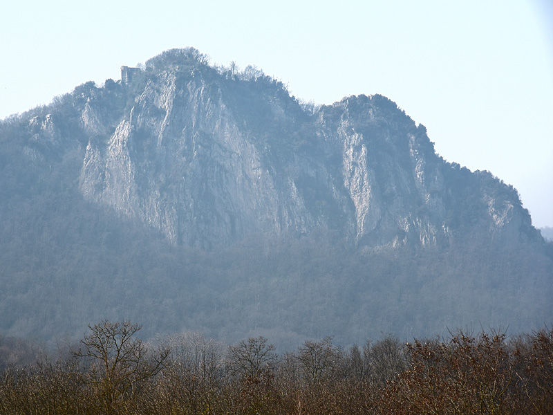 Le pareti rocciose di Rocca Pendice