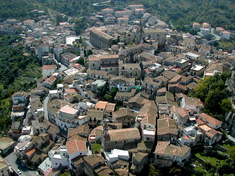 Récupération du centre historique dans l'un des plus beaux villages d'Italie, dans le Parc de l'Alcantara
