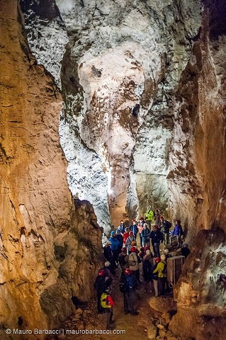 TRAVERSATA della Grotta di Monte Cucco