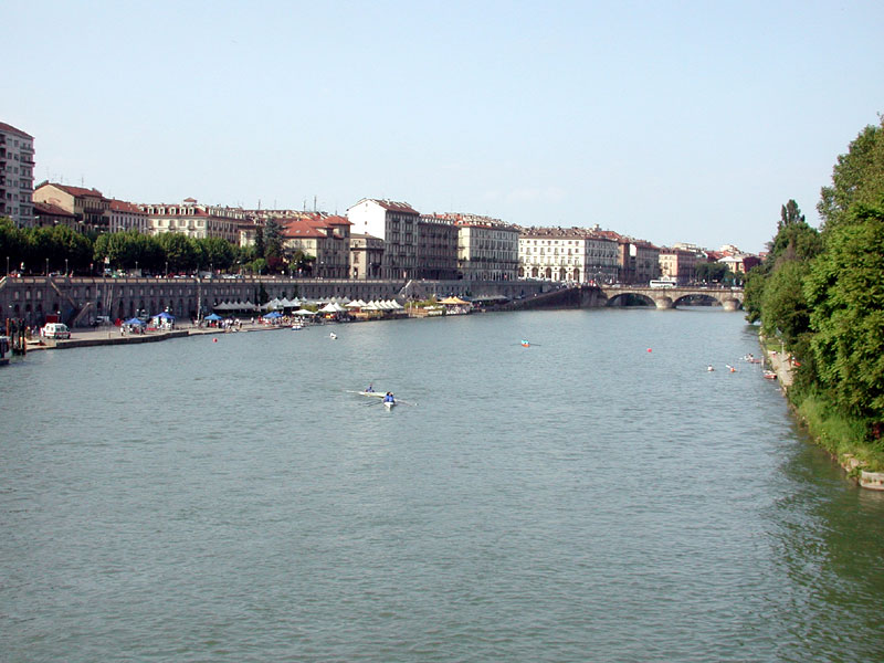 Il Po, i Murazzi ed il Ponte Vittorio Emanuele I a Torino