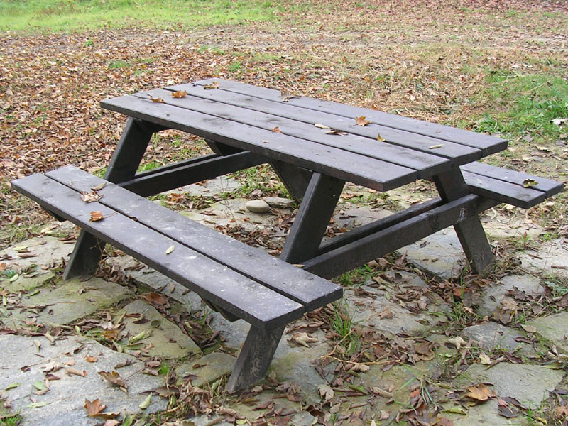 Table and benches in Verolengo Recreational Area