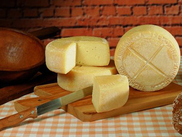 Tremosine cheese