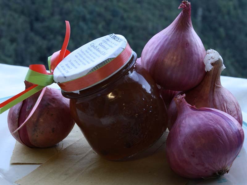 Zerli red onion and jam