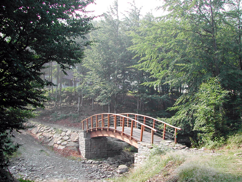 Bridge along the cycle facilities in Pratospilla