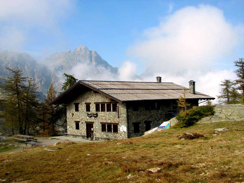 Chevrère - Barbustel Mountain Hut