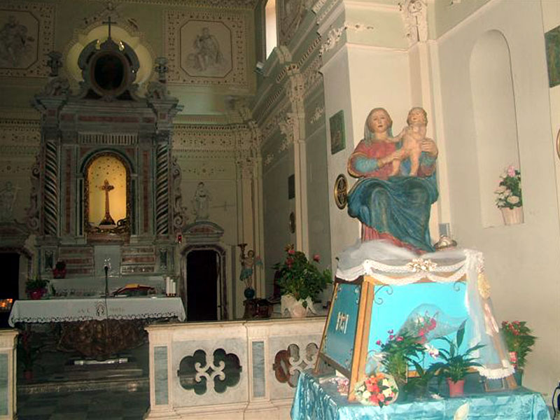 The worshipped statue of the Madonna of the Mountains