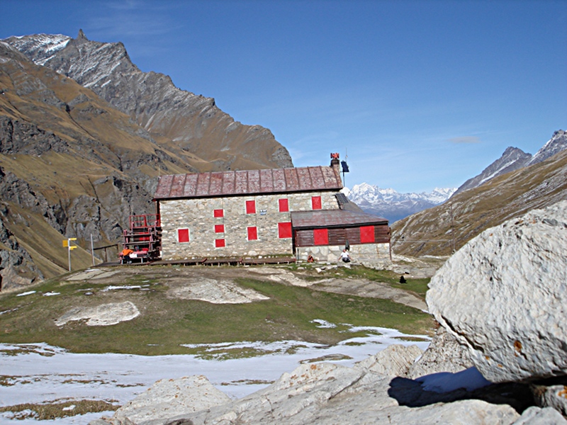 Benevolo Mountain Hut