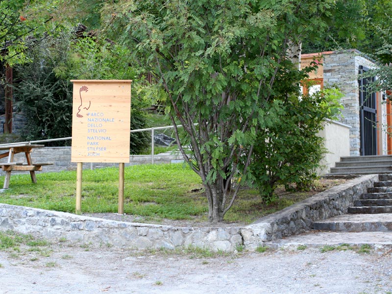 Eingang zum Alpinen Botanischen Garten 'Rezia'