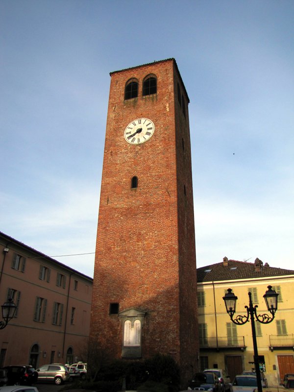 (10560)Municipal Tower in Crescentino
