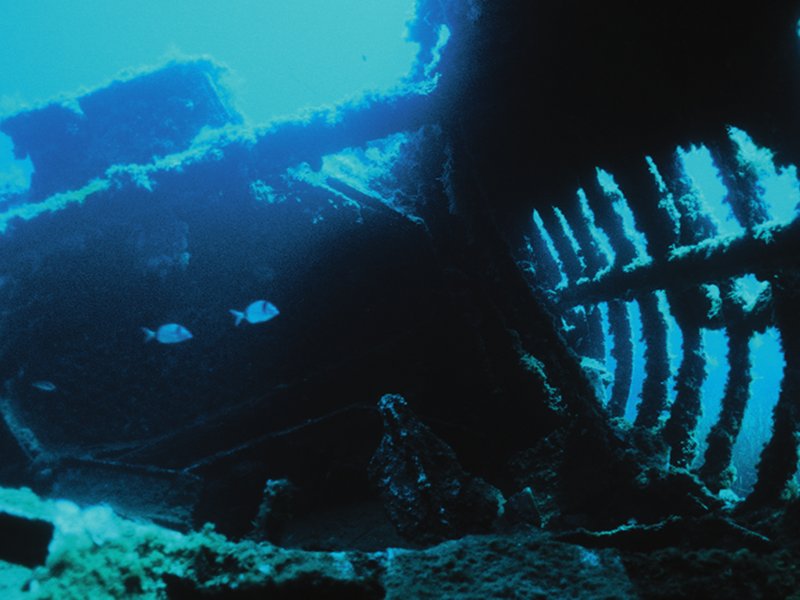 Steamboat Wreck diving spot - Interior of the wreck with the boiler room on the left