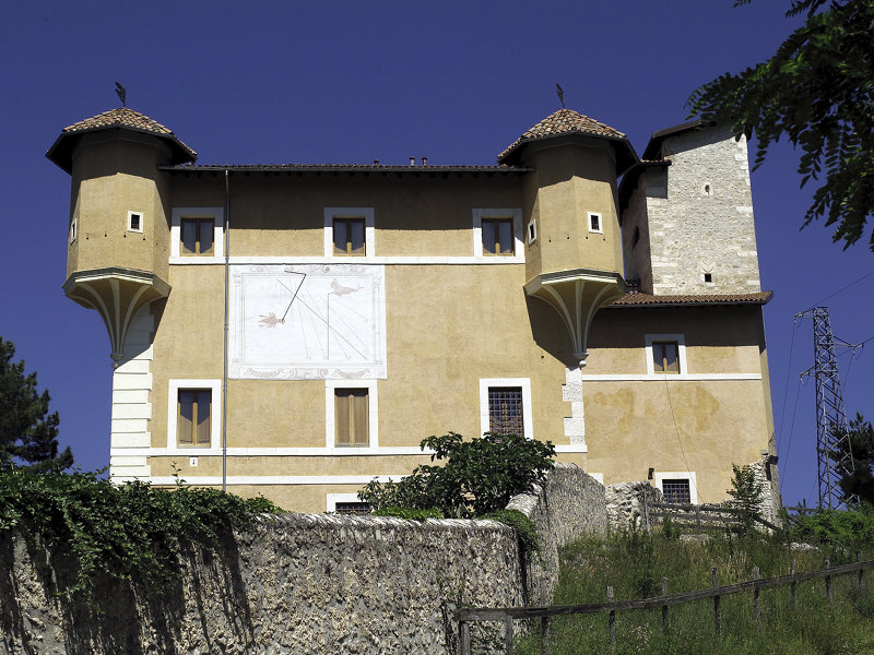 Pizzoli Castle