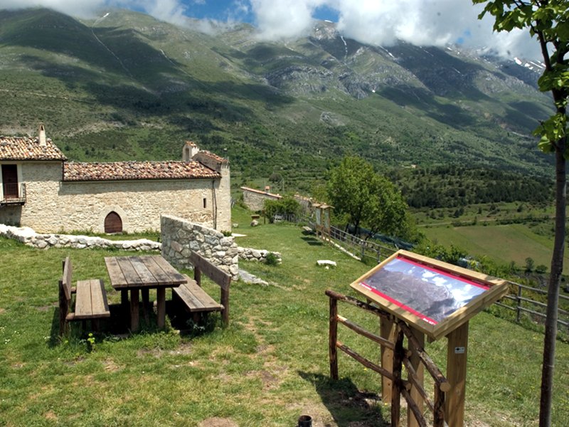 From Valle del Vasto to Piano di Camarda