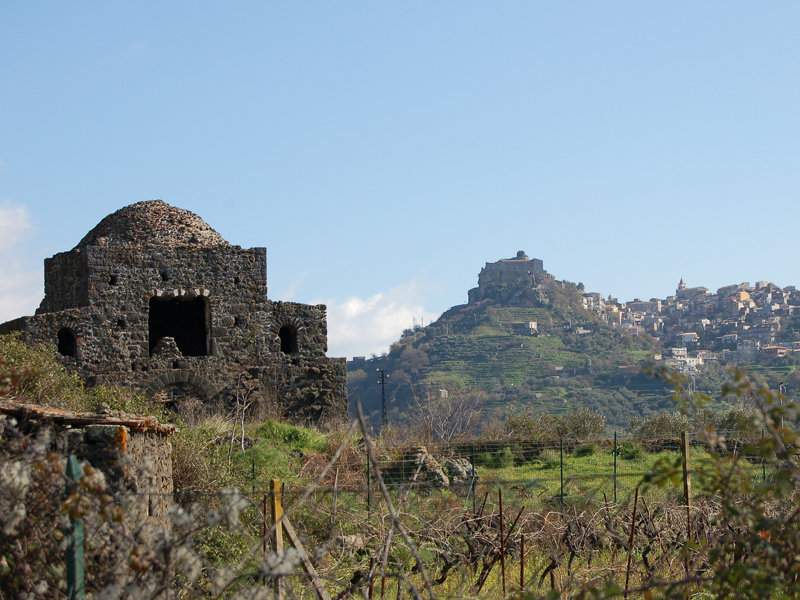 Cuba Bizantina, sur le fond Castiglione di Sicilia
