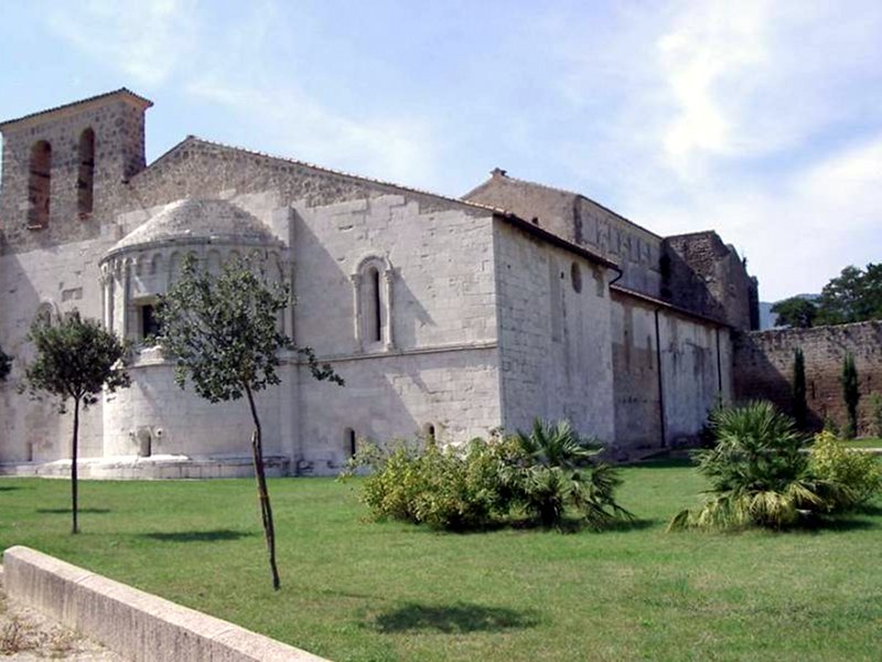 Abbaye S. Clemente, derrière