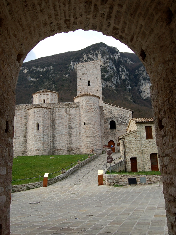 Abtei San Vittore delle Chiuse