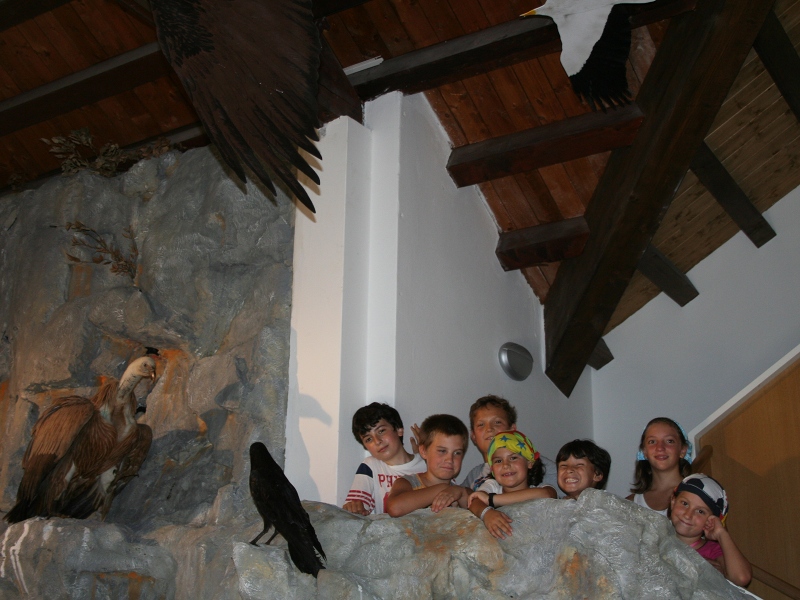 Bambini presso il centro visite della riserva