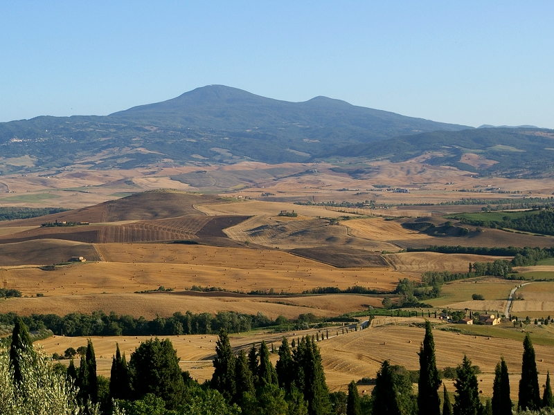 Valley and mount Amiata