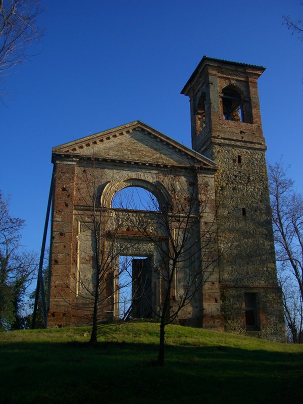 Kirchturm in Settefonti