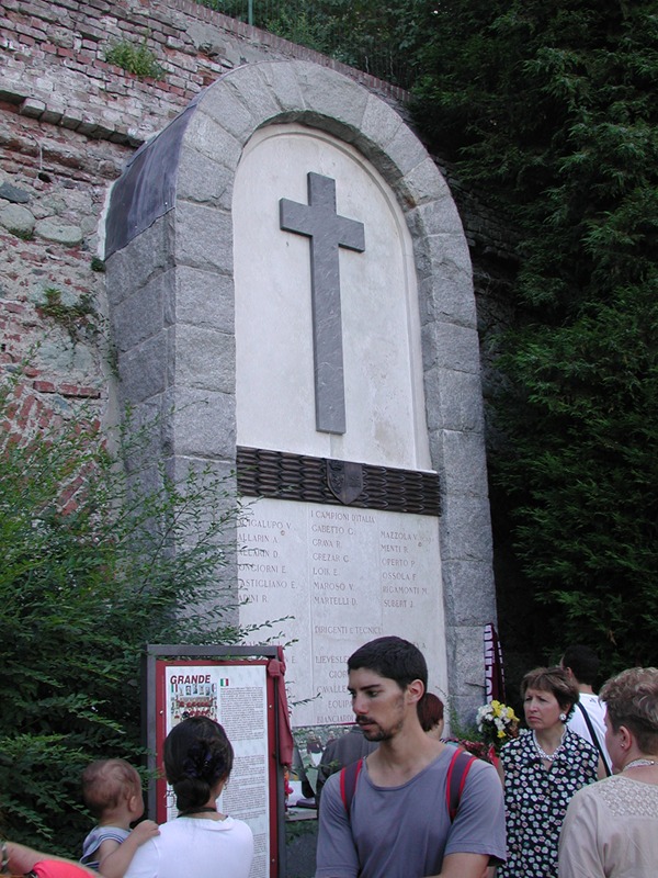 Le monument en mémoire du 'Grande Torino'