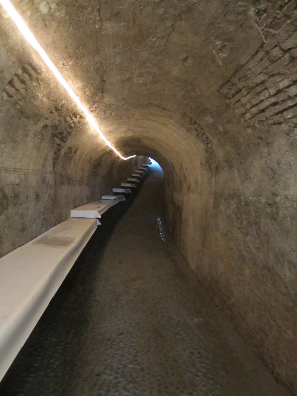 Longue galerie dans les caves de Palazzo Gonzaga
