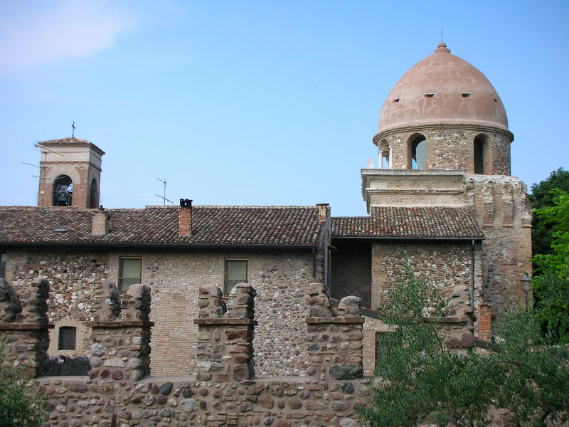 Solferino, castle's western walls