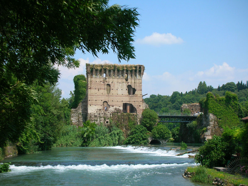 Ponte-diga visconteo, veduta della torre centrale