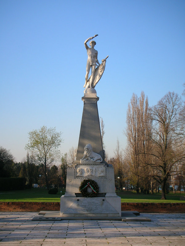 (19236)Monument dedicated to the martyrs of Belfiore
