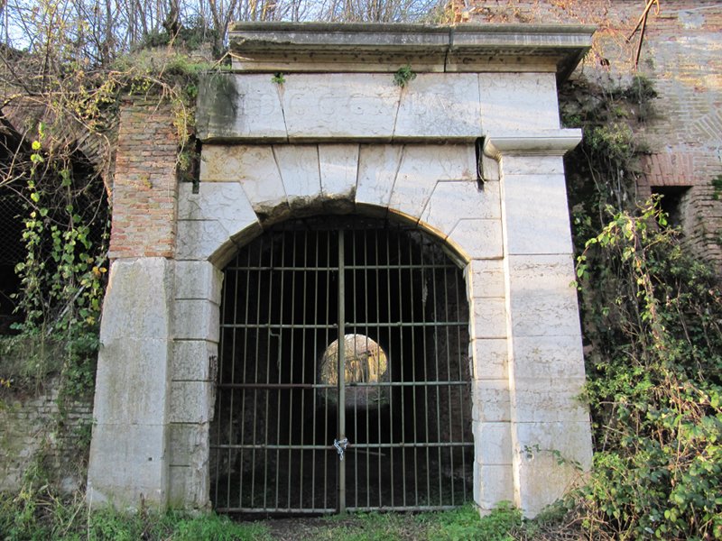 Pietole's stronghold, entrance from Pietole
