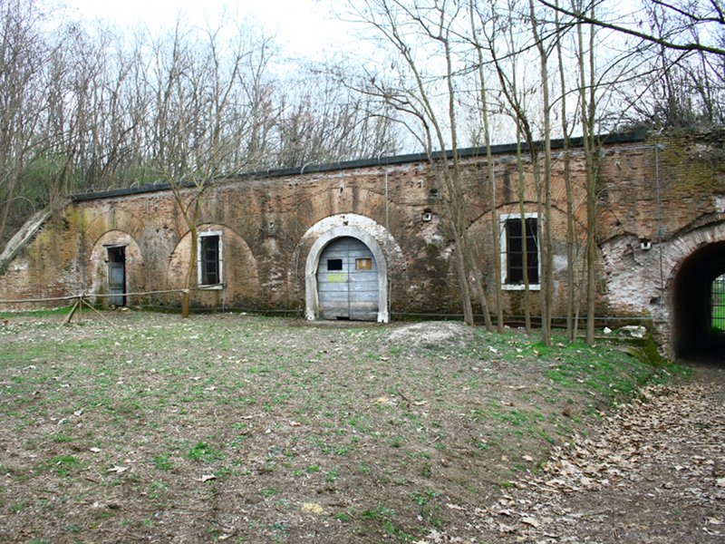 (19244)Pietole's stronghold, casemate at the entrance of Pietole