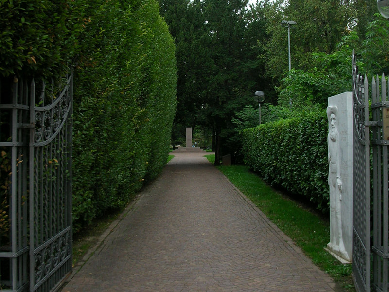 (19248)Parco Andreas Hofer, particolare dell'ingresso