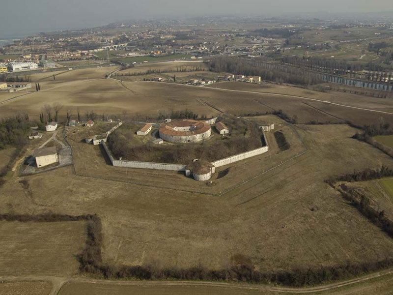 (19312)Ardietti stronghold, aerial view