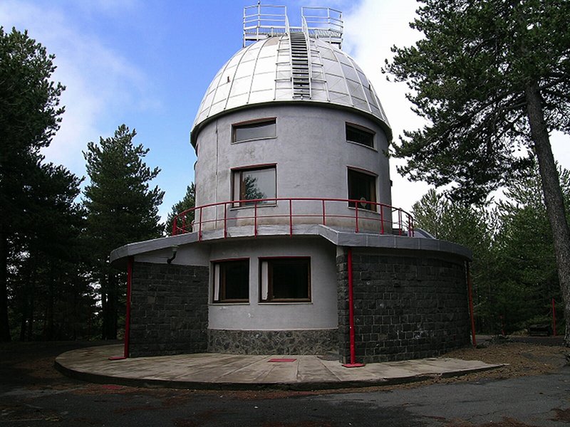 La cupola del telescopio da 91 cm.
