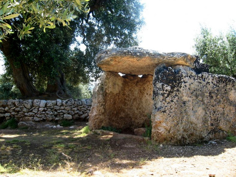 La via Traiana e il dolmen