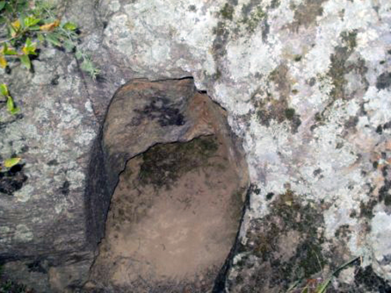 (37024)Domus de janas Pedras Rujas II
