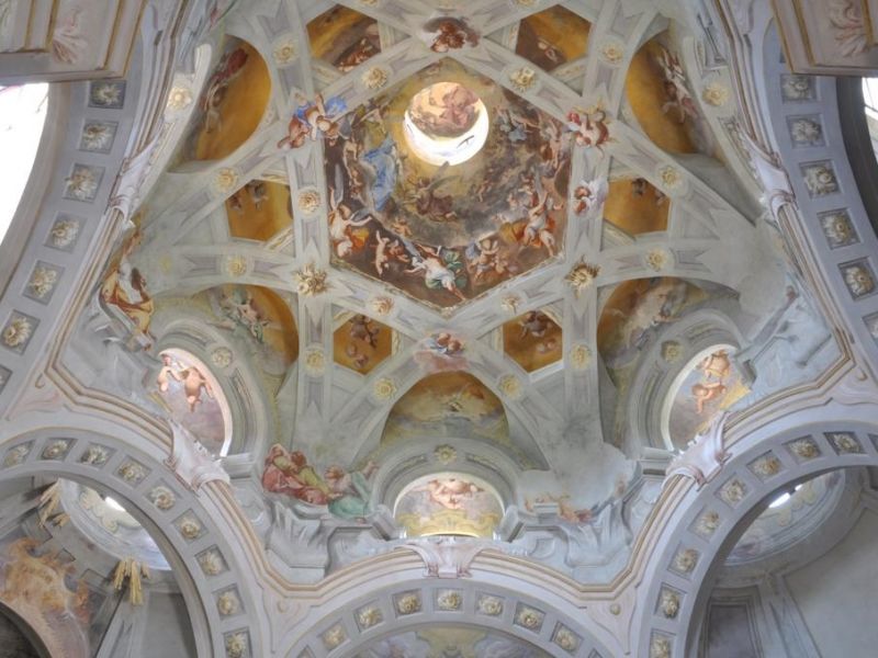 L'interno della cupola del Santuario del Valinotto a Carignano