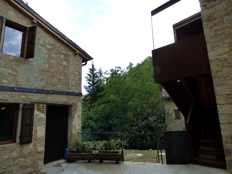 Centro Visita Borgo Sassi: cortile interno