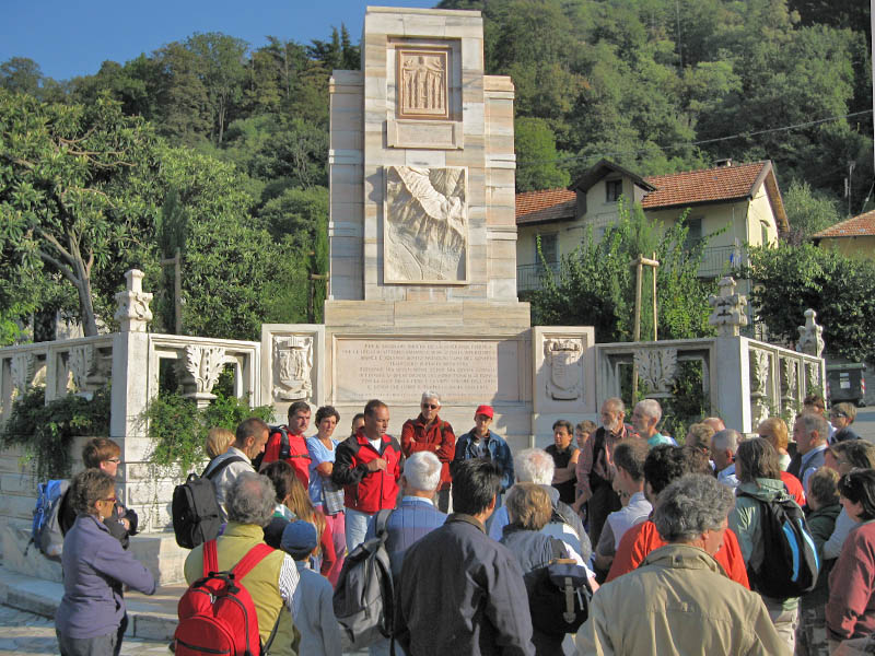 Monumento in marmo rosa a Candoglia