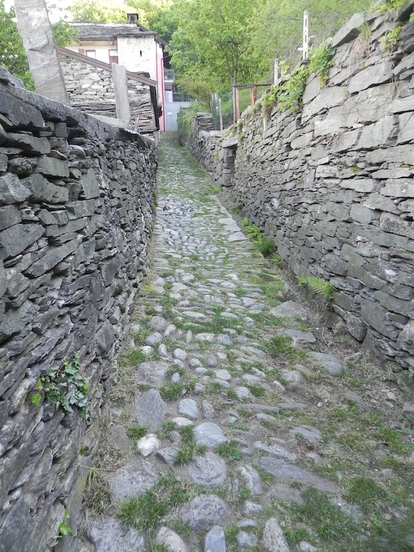 Terrazzamenti lungo la strada romana