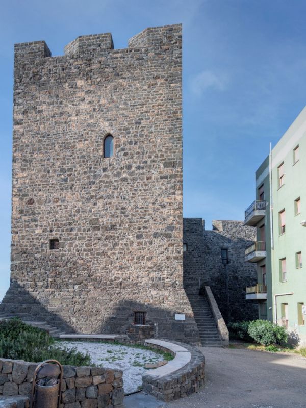 Figura 2: La Torre Santa Barbara del Castello di Pantelleria