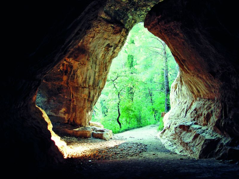 Sentiero per la Grotta Scura