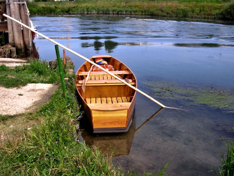 Pantana (characteristic marsh boat) on river Sile