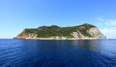 Isola di Zannone, nuovo attacco al Parco Nazionale del Circeo. Per farci un resort di lusso?