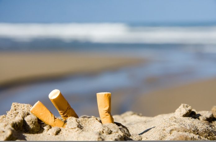 Divieto di fumo in spiaggia a Latina, la proposta potrebbe diventare realtà