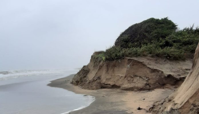 Latina, spiaggia sparita e duna a rischio crollo