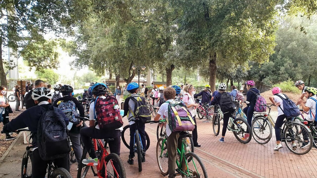 A scuola in bici per il rispetto dell’ambiente: l’iniziativa degli studenti di Sabaudia