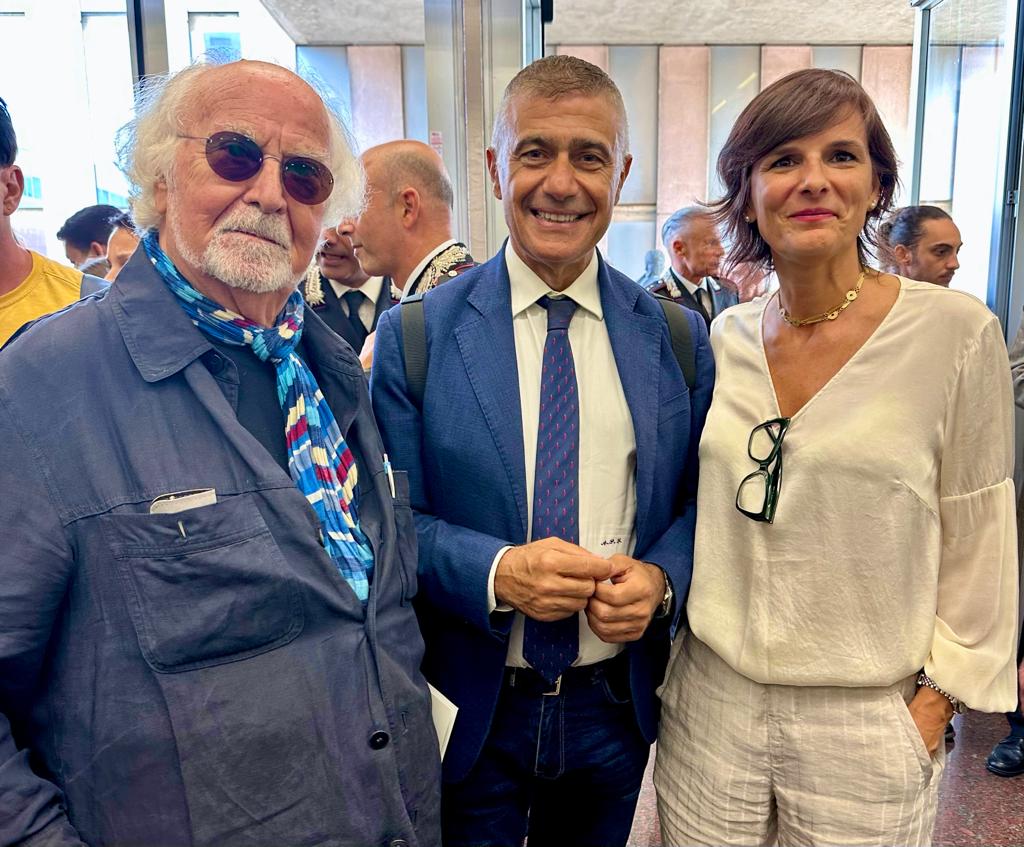 Il commissario straordinario Italo Cucci e la direttrice Sonia Anelli insieme all'ex ministro Pecoraro Scanio